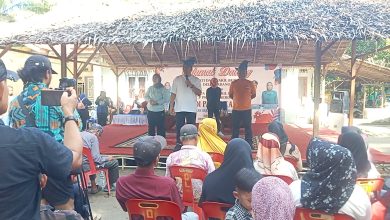 Photo of Bupati bersama Wabup BERJEMUR ke Pasar KAMU Pantai Labu, Disambut Hangat Warga
