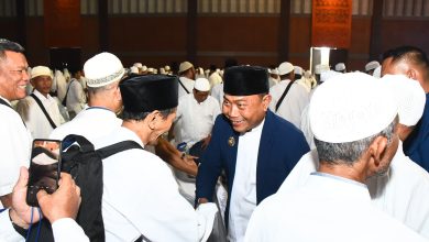 Photo of Wakil Bupati Deli Serdang Tepung Tawar 805 Calon Jamaah Haji, Harapkan Dapat Laksanakan Semua Rukun dan Wajib Haji