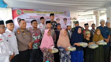 Photo of Sekda Hadiri Halal Bihalal Redy Fans Club di Galang, Diharapkan Dapat Mempererat Silaturahim Diantara Sesama