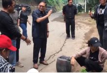 Photo of Wujudkan Karo Bersih, Wabup Karo Pantau ASN Gotong Royong Bersama di Puncak Gundaling Berastagi