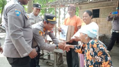 Photo of Sambut HUT Bhayangkara ke-79,  Polsek Batang Kuis Berikan Bantuan Sembako kepada Warga Kurang Mampu