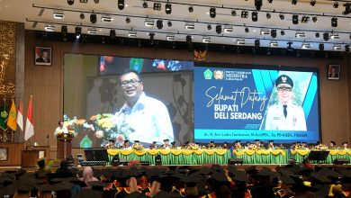 Photo of Hadiri Wisuda Institut Kesehatan Medistra, Bupati: Deli Serdang Punya Masa Depan Cerah