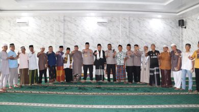 Photo of Kapolres Langkat Laksanakan Jumat Curhat di Mesjid Nurul Muslimin, Berikan Pesan Kamtibmas