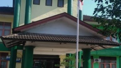 Photo of Hibah Meja Kursi Bekas SMPN1 Medan Diminta Bayaran untuk Upah Angkut