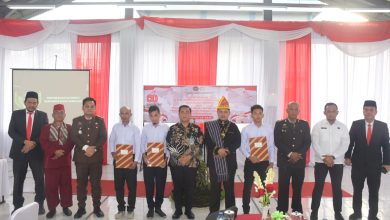Photo of Asisten I Serahkan SK Remisi Warga Binaan Lapas Kelas II B Lubuk Pakam
