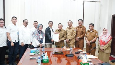 Photo of Kementerian PUPR Serahkan Sebagian Tanah di Jalan H Anif kepada Pemkab Deli Serdang