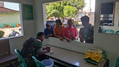 Photo of Pasar Murah di Koramil 18 Galang Diserbu Emak emak, Beras 5 Kg Cuma Rp 60.000