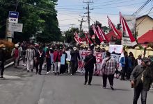 Photo of Aksi Damai Ratusan Massa Di Kota Tebingtinggi Sampaikan 4 Tuntutan ke DPRD