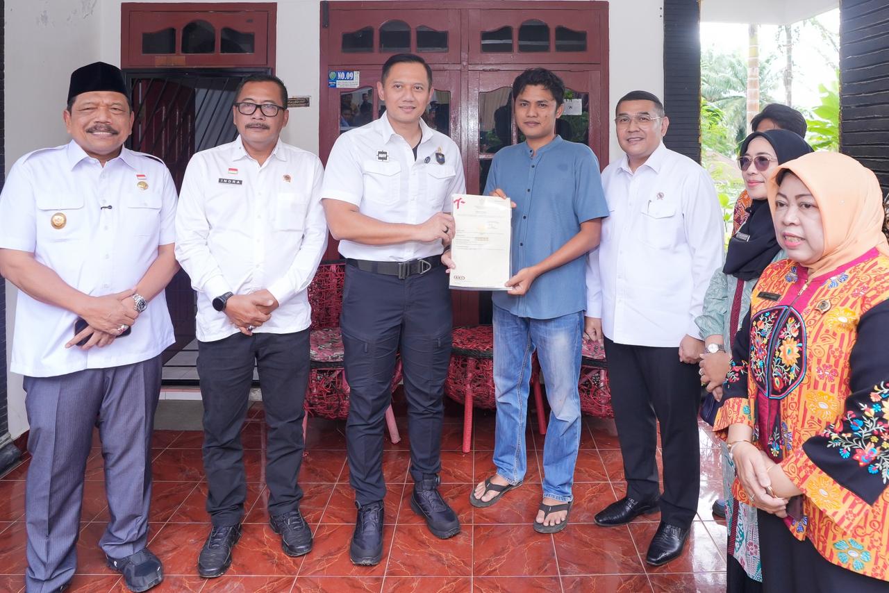 Penyerahan Sertipikat