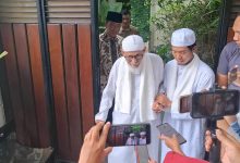 Photo of Ustadz Abu Bakar Ba’asyir Nasihati Jokowi: Kembali Amalkan Hukum Islam dengan Baik
