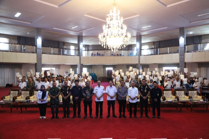 Penyerahan Sertipikat PTSL di Tapsel