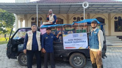 Photo of Laznas Dewan Dakwah Antar Bantuan untuk Korban Banjir di Pidie Jaya