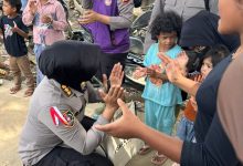 Photo of Tim Trauma Healing Polri Beri Dukungan Psikososial bagi Korban Banjir di Aceh Tamiang