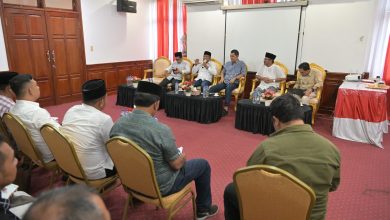 Photo of Sekda Aceh Instruksikan Pemkab Bireuen Percepat Pendataan Rumah Korban Banjir