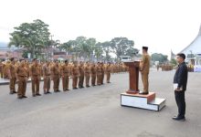 Photo of Bupati Pasaman Pimpin Upacara Organik Perdana Tahun 2026: Tahun Baru Harus Dimaknai dengan Perubahan Sikap dan Bekerja Dengan Ikhlas