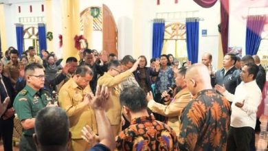 Photo of Bupati dan Wakil Bupati Karo Hadiri Perayaan Natal GWI Kristus Raja Sumbul Kabanjahe, Perkuat Persaudaraan dan Tingkatkan Kasih
