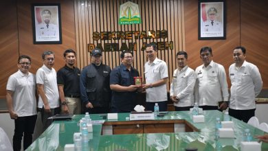 Photo of PT Tiara Marga Trakindo Serahkan Bantuan untuk Korban Banjir Aceh Senilai Rp 2, 5 Milyar