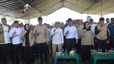 Photo of Wagub Aceh Dampingi Menteri Pertanian Pimpin Groundbreaking Rehabilitasi Lahan Sawah Terdampak Bencana di Aceh Utara