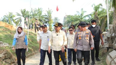 Photo of Kepala Staf Kepresidenan RI Mengapresiasi Polri atas Pembangunan Huntap di Aceh Tamiang