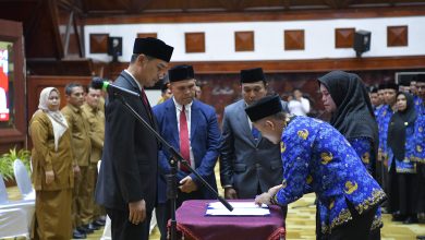 Photo of Sekda Aceh Lantik 201 Kepala Sekolah, Ingatkan Tantangan Pendidikan Aceh