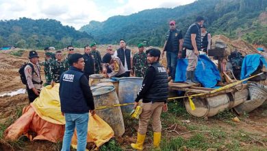 Photo of Polres Pidie bersama personel Gabungan Polda Aceh dan Kodim 0102 Menertibkan Tambang Emas Tanpa Izin di Kawasan Pegunungan Gempang