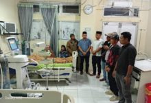 Photo of ‎Korban Diterkam Buaya Meninggal Dunia, Anggota DPRD Pasaman Barat Sulaiman dan Rommy Candra Turut Prihatin