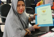 Photo of Warga Damar Sari Terima Sertipikat PTSL Residu 2019, Bukti Komitmen Penyelesaian Berkas Tertunda