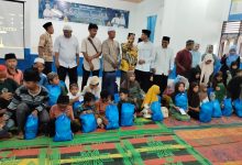 Photo of Sebanyak 40 Anak Yatim Menerima Tali Asih dari Pemerintahan Kelurahan Galang Kota