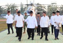 Photo of Presiden Prabowo Subianto Shalat Idul Fitri di Aceh Tamiang, Gubernur dan Wagub Tampil Harmonis Sambut Kunjungan