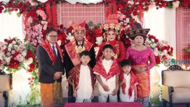 Photo of Danyonif 125/SMB Ditabalkan Menjadi Merga Ginting, Bupati Karo Menjadi Orang Tua Angkat