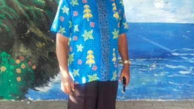 Photo of Kepala Sekolah SD di Deli Serdang Berikan Bantuan Sepatu untuk Siswa Kurang Mampu