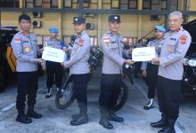 Photo of Kapolda Aceh Serahkan Kendaraan Dinas untuk Polres Subulussalam dan Simeulue