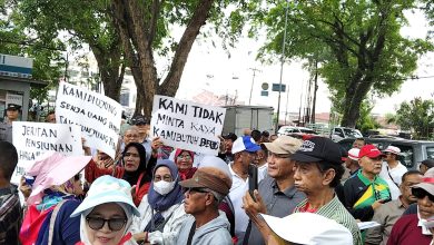 Photo of Direksi PTPN IV Palmco Ingkar Janji, Perwakilan Aksi Unjukrasa Tuntut Uang Beras Pensiunan Kecewa Berat Gagal Bertemu