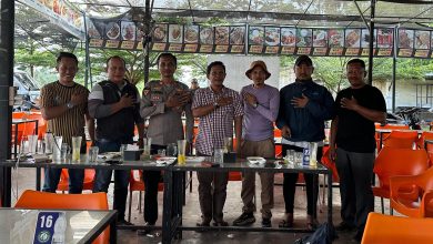 Photo of Suasana Penuh Haru Warnai Pindah Tugas Kapolsek Pantai Labu Iptu Sujarwo
