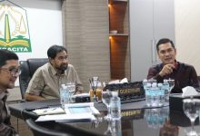 Photo of Mualem Pimpin Rapat Bahas Validasi Data JKA Bersama Sekda dan Dinkes