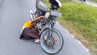 Photo of Pria Tergeletak di Jalan Komplek Kantor Bupati Deli Serdang, Diduga Dalam Pengaruh Alkohol