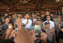 Photo of Sekda Aceh Temui Pendemo, Tegaskan Pergub JKA Tidak Mengurangi Hak Warga Kurang Mampu untuk Berobat
