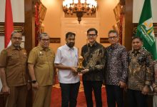 Photo of Gubernur Aceh Raih Penghargaan Nasional Top Pembina BUMD 2026