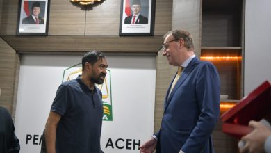 Photo of Mualem Sambut Kedatangan Wakil Kepala Perwakilan Kedutaan Belanda di Aceh