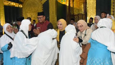 Photo of Pemkab Deli Serdang Lepas Calon Jemaah Kloter 15 Menuju Asrama Haji Medan