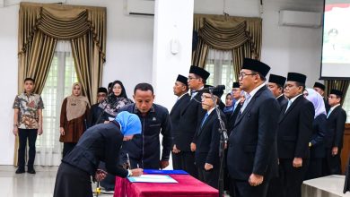 Photo of Bupati Deli Serdang Lantik 29 Pejabat dan Kepala Sekolah, Tekankan Evaluasi Kinerja dan Integritas