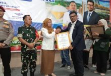 Photo of Puri Rahayu Raih Penghargaan Guru Inspiratif Peduli Anak dari Komnas Perlindungan Anak