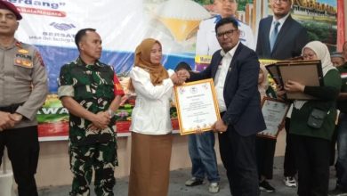 Photo of Puri Rahayu Raih Penghargaan Guru Inspiratif Peduli Anak dari Komnas Perlindungan Anak