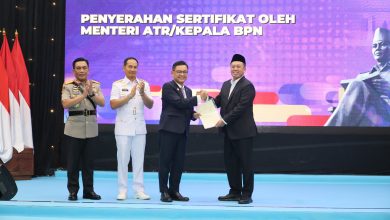 Photo of Serahkan Sertipikat Hak Pakai untuk Lemhannas RI, Menteri Nusron: Perkuat Kepastian Hukum Aset Negara