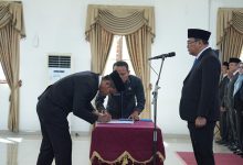 Photo of Bupati Deli Serdang Lantik 53 Pejabat, Tekankan Kinerja dan Pelayanan Cepat untuk Masyarakat