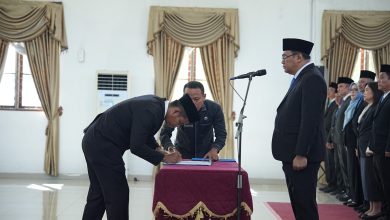 Photo of Bupati Deli Serdang Lantik 53 Pejabat, Tekankan Kinerja dan Pelayanan Cepat untuk Masyarakat