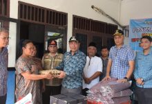 Photo of Lom Lom Suwondo Tinjau dan Salurkan Bantuan Korban Puting Beliung di Patumbak