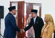 Photo of Bupati Lantik Dua Kepala Dinas Definitif Bersama 18 Pejabat Lainnya