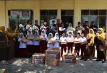 Photo of Semangat Belajar yang Tak Pernah Roboh, Anak-anak SDN 10 Linge Pasca Banjir Bandang Belajar dibawah Tenda