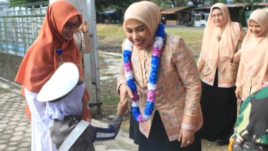 Photo of Dharma Wanita Persatuan Aceh Salurkan Bantuan untuk Puluhan Lansia Korban Kebakaran